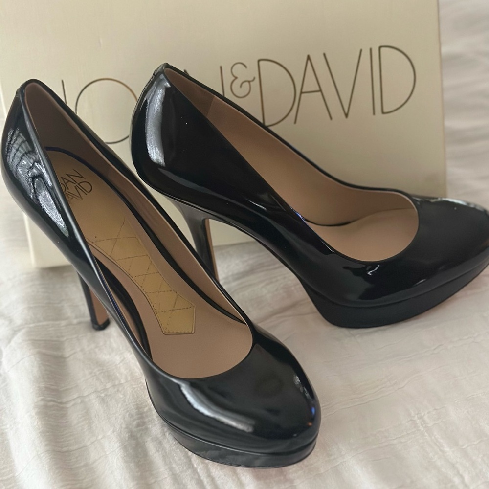 LIKE NEW! Joan & David Patent Leather Platform Heels - Sz 8